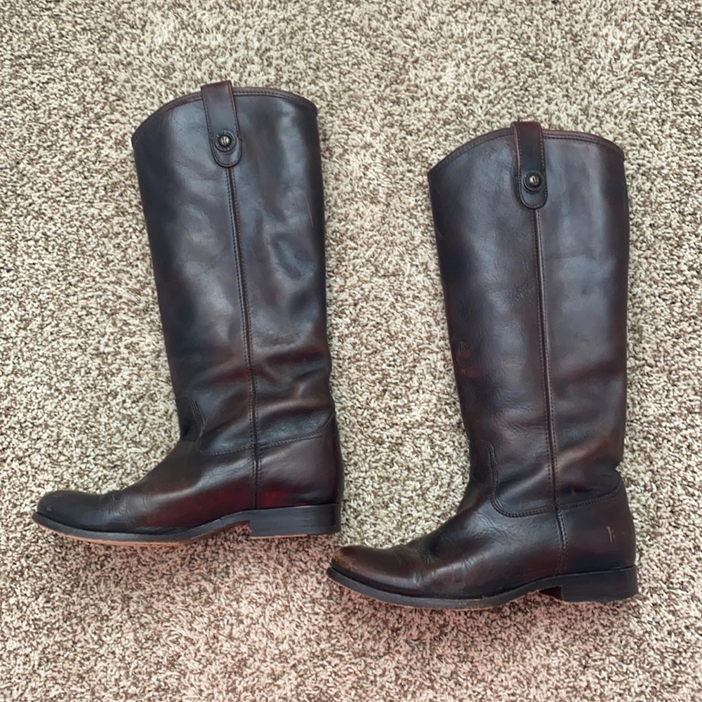 Womens Dark brown leather Frye riding boots. Size 7